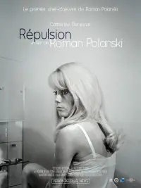 Poster to the movie "Repulsion" #390517