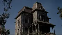 Backdrop to the movie "Psycho II" #379304