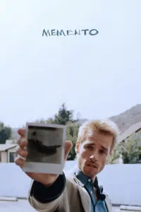 Poster to the movie "Memento" #32867