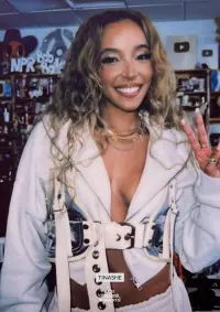 Poster to the movie "Tinashe: Tiny Desk Concert" #416603