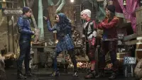 Backdrop to the movie "Descendants 2" #221012