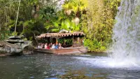 Backdrop to the movie "Jungle Cruise" #648318