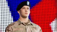 Backdrop to the movie "Billy Lynn