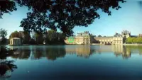 Backdrop to the movie "Les trésors du château de Fontainebleau" #660285