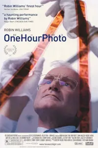 Poster to the movie "One Hour Photo" #87722