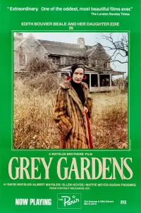 Poster to the movie "Grey Gardens" #461621