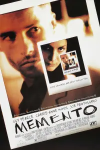 Poster to the movie "Memento" #32847