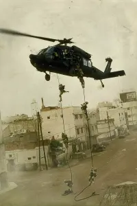 Poster to the movie "Black Hawk Down" #559364