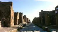 Backdrop to the movie "Pink Floyd: Live at Pompeii" #664533