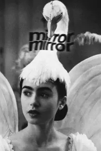 Poster to the movie "Mirror Mirror" #477164