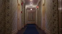 Backdrop to the movie "The Shining" #515519