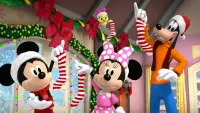 Backdrop to the movie "Mickey and Minnie Wish Upon a Christmas" #403600