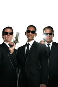 Poster to the movie "Men in Black 3" #282713