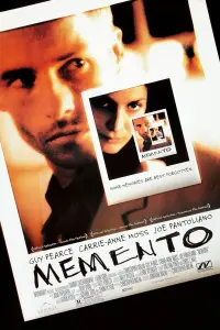 Poster to the movie "Memento" #32861