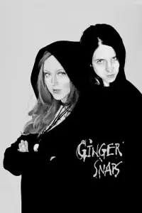 Poster to the movie "Ginger Snaps" #637455