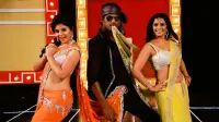 Backdrop to the movie "Madha Gaja Raja" #654483