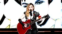 Backdrop to the movie "Madonna: Rebel Heart Tour" #450313