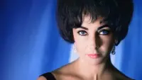 Backdrop to the movie "Elizabeth Taylor: The Lost Tapes" #549540