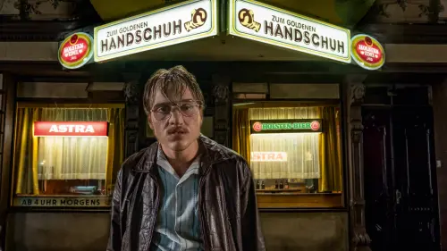 Watch film The Golden Glove | The Golden Glove (Der Goldene Handschuh) new clip official from Berlin Film Festival - 2/3