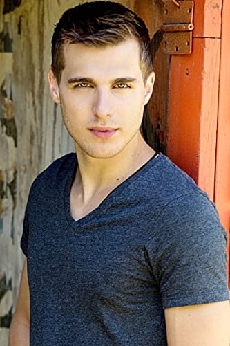 Photo Cody Linley