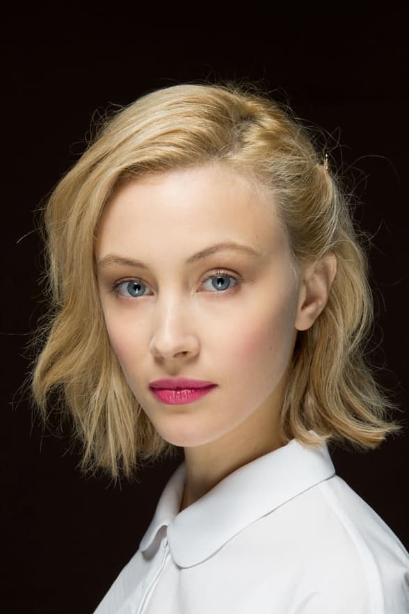 Photo Sarah Gadon