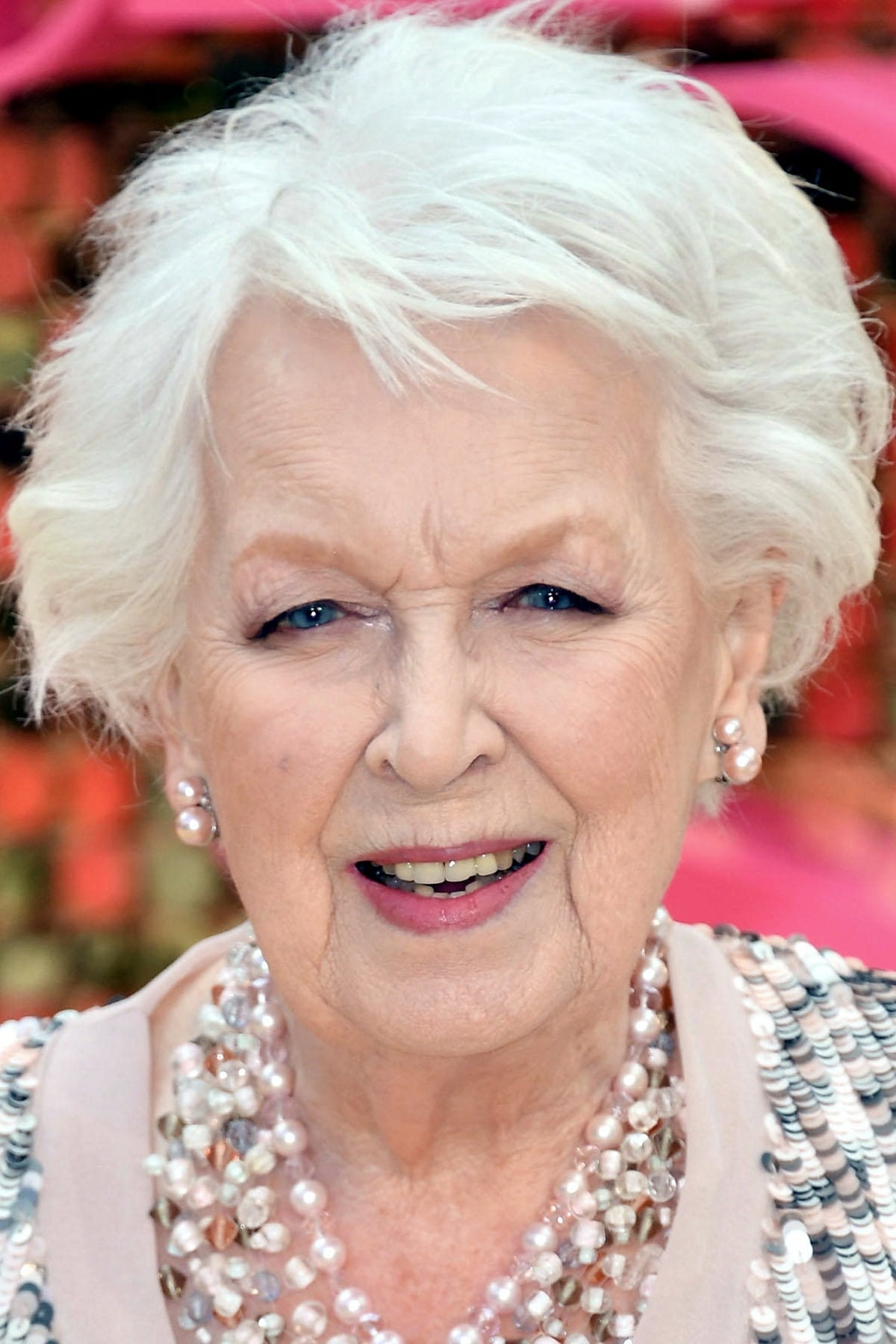 Photo June Whitfield