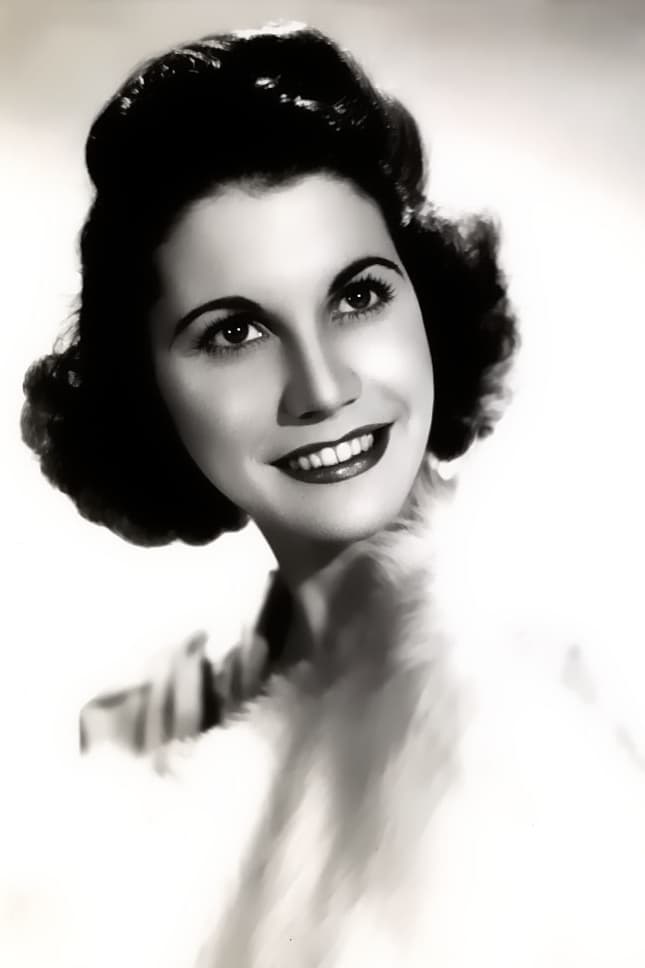 Photo Maxene Andrews