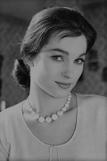 Photo Shirley Anne Field