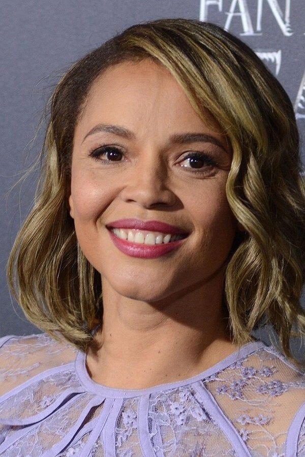 Photo Carmen Ejogo