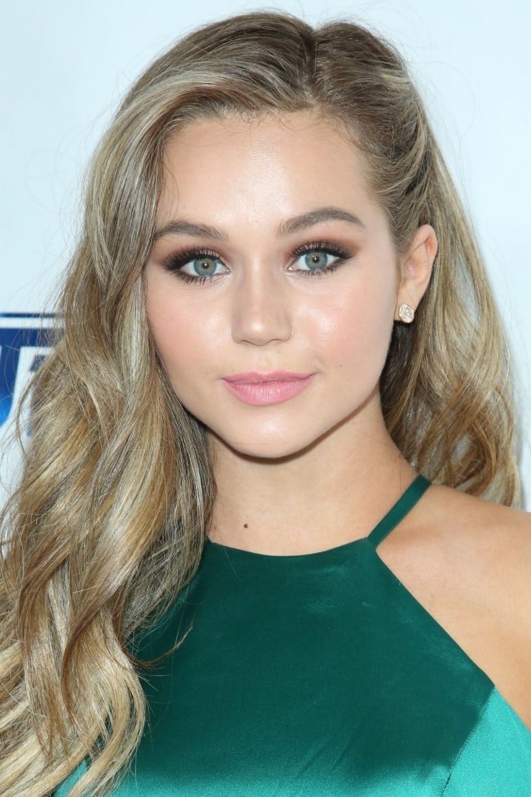 Photo Brec Bassinger