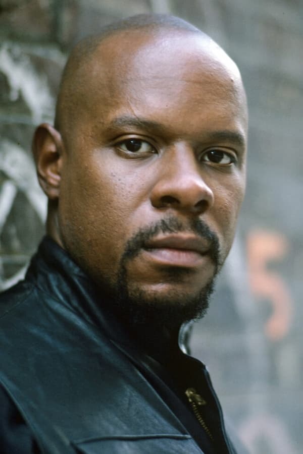 Photo Avery Brooks