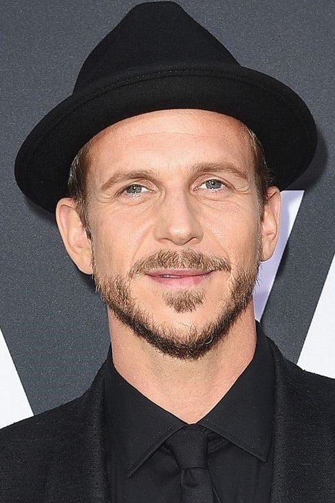 Photo Gustaf Skarsgård