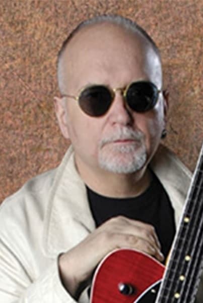 Photo Reeves Gabrels