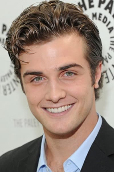 Photo Beau Mirchoff