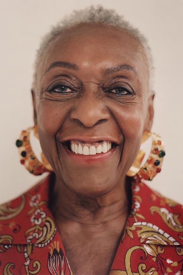 Photo Bethann Hardison