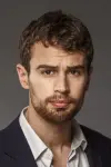 Photo Theo James #33502