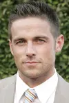 Photo Dylan Bruce #110796