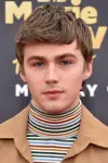 Photo Miles Heizer #81907