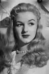 Photo Joan Sims #259418