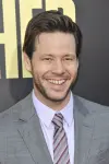 Photo Ike Barinholtz #37374