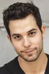 Photo Skylar Astin #31744