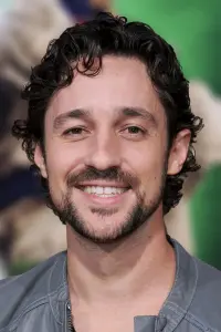 Photo Thomas Ian Nicholas