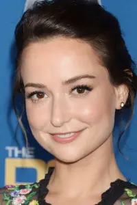 Photo Milana Vayntrub