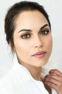 Photo Monica Raymund