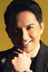 Photo Dennis Trillo