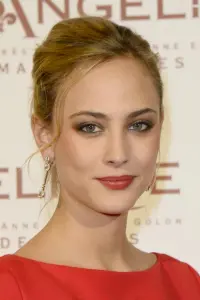 Photo Nora Arnezeder