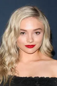 Photo Natalie Alyn Lind