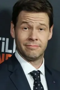 Photo Ike Barinholtz