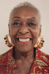 Photo Bethann Hardison