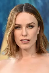 Photo Jessica McNamee